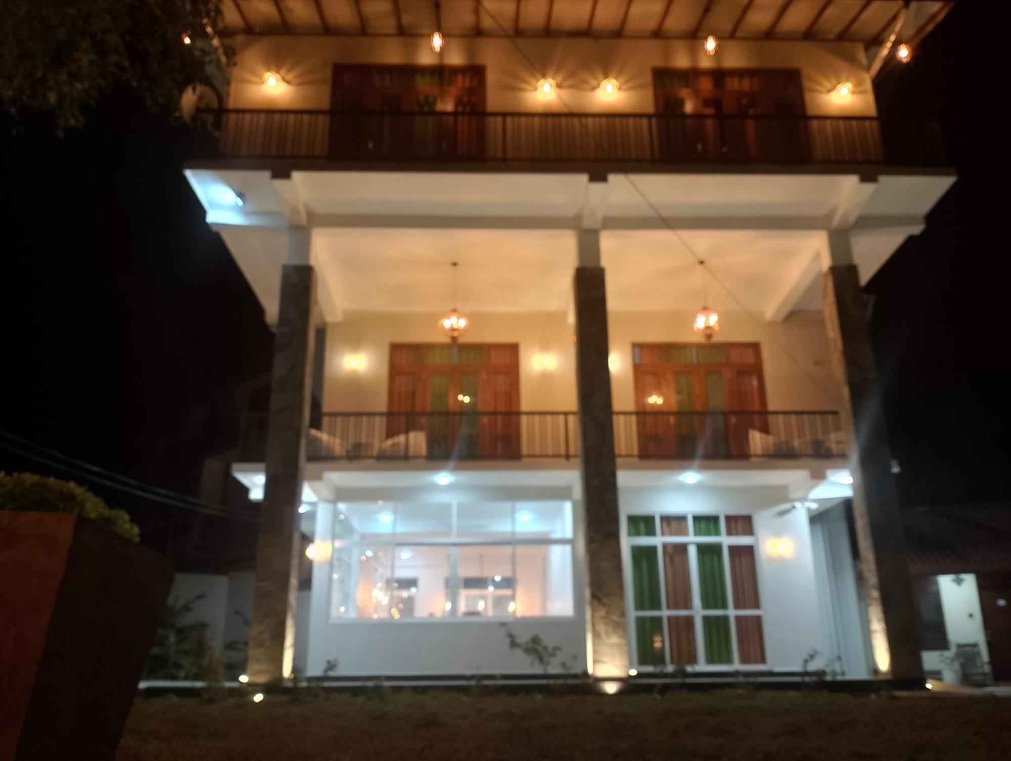 Malindu Yala Gate Hotel Tissamaharama Exterior photo